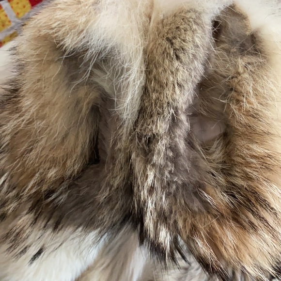 Coyote fur hooded coat. Fingertip length. - Picture 9 of 10